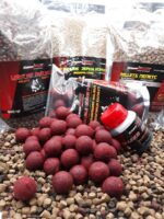 Набір для добової риболовлі в холодній воді осінь весна Carp Drive Strawberry Halibut 3500 г бойли 24 мм пелетс 4 5 мм ліквід - Зображення 2