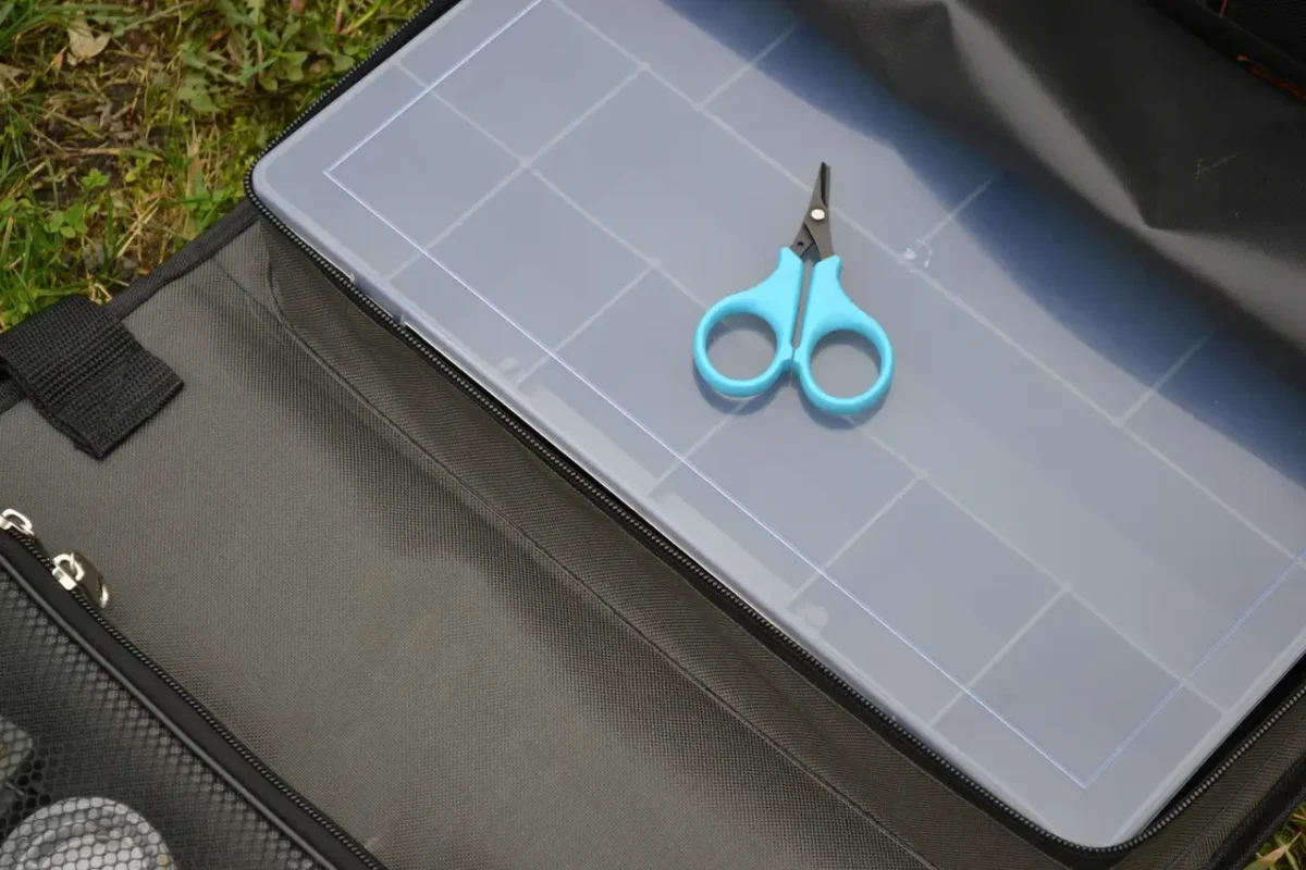 Сумка органайзер для риболовлі з коробкою рибацька сумка Fisher Оксфорд Д-600 - Зображення 3