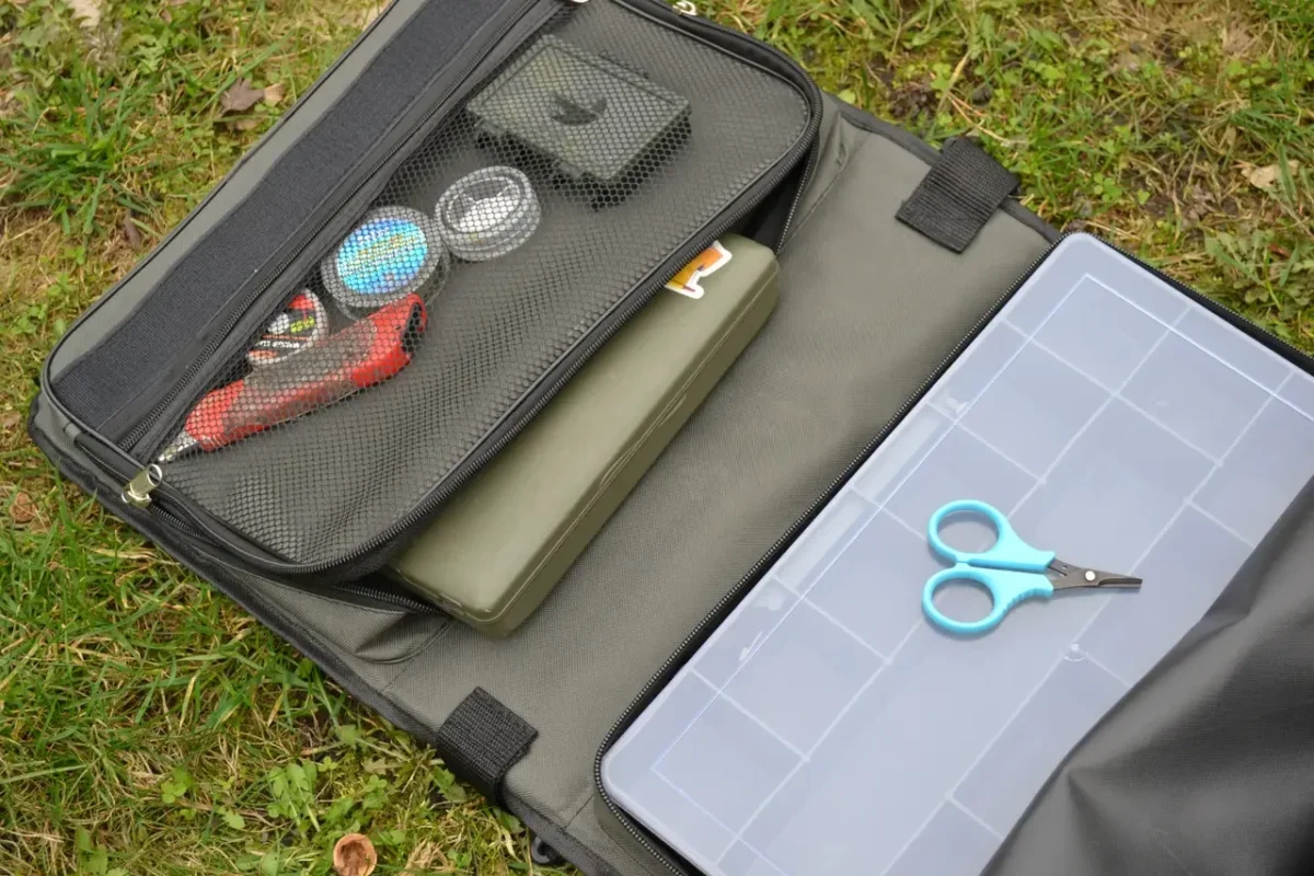 Сумка органайзер для риболовлі з коробкою рибацька сумка Fisher Оксфорд Д-600 - Зображення 9